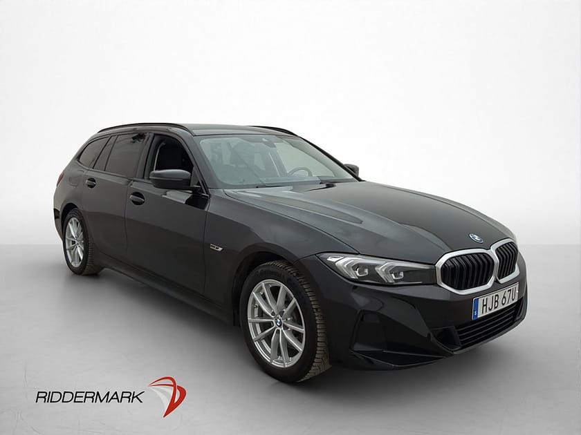 Bild 1 av BMW 330e xDrive Touring 330 292hk Widescreen Drag Moms Skinn Navi