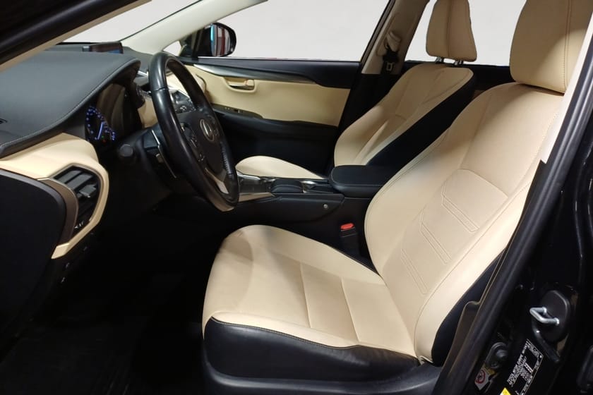 Bild 3 av Lexus NX 300h AWD 2.5 197 HK AUT EXECUTIVE NAVI SKINN 18"