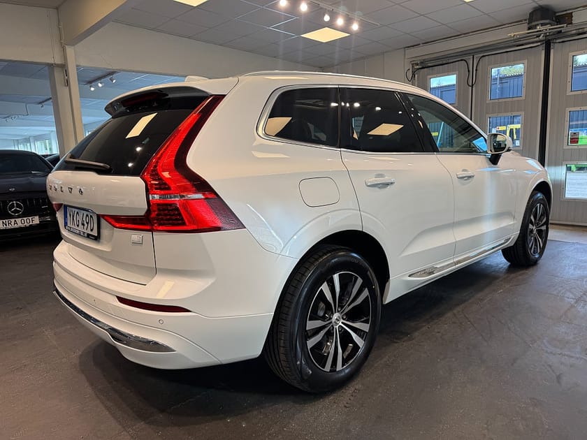 Bild 4 av Volvo XC60 Recharge T6 AWD Pano Drag Gps Core Bright 18,8kWh