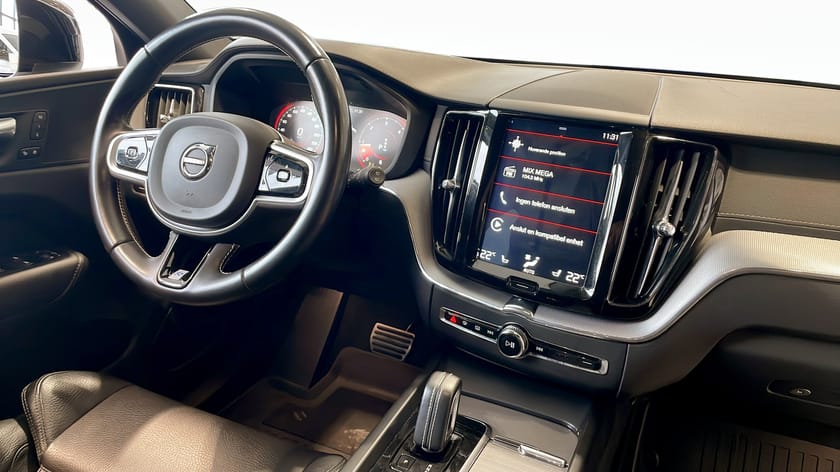 Bild 4 av Volvo XC60 R-Design B4 197hk AWD 360 NAVI Drag VOC