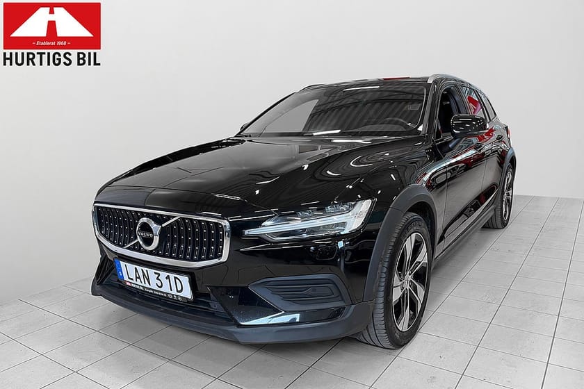 Bild 1 av Volvo V60 Cross Country B4 AWD Geartronic Momentum Backkamre -Drag -varmare