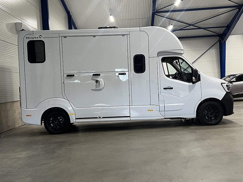 Bild 2 av Renault Master Chassi Cab 2.3 dCi 163 HK / Nuyts / 5-Sits / B-Kort / Leasebar /