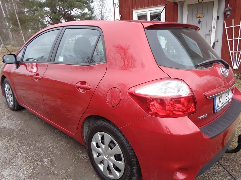 Bild 4 av Toyota Auris 5D FULLSERVAD/FÖRBR 0.45 L PER MIL/FINANS/INBYTE/6-VXL