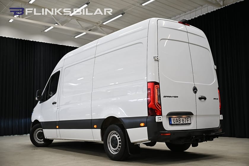 Bild 3 av Mercedes-Benz Sprinter 319 CDI Skåpbil 190HK Automat|LED|Drag|Värmare