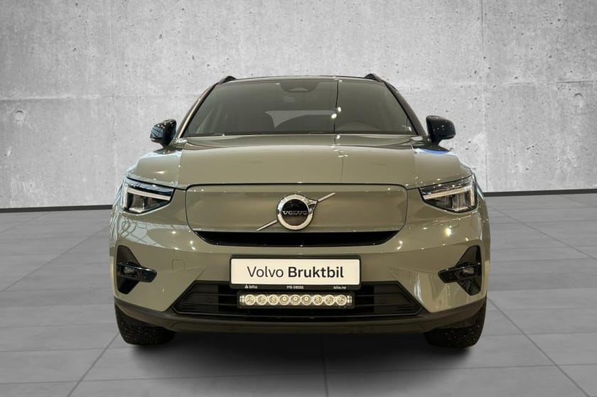 Bilde 2 av Volvo XC40 Recharge Single Motor 231Hk FWD Plus, LED Bar, Varmepumpe, Google Maps, app