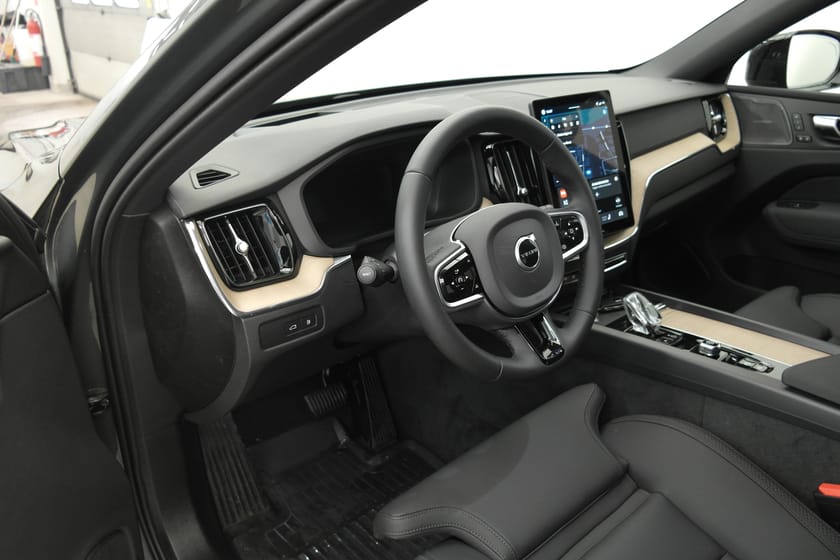 Bild 5 av Volvo XC60 T6 Plus Dark Nordic Edition Demobil