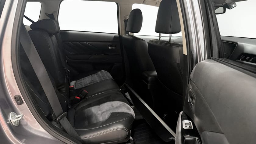 Bild 5 av Mitsubishi Outlander PHEV CVT, 203hk Fleet Edition