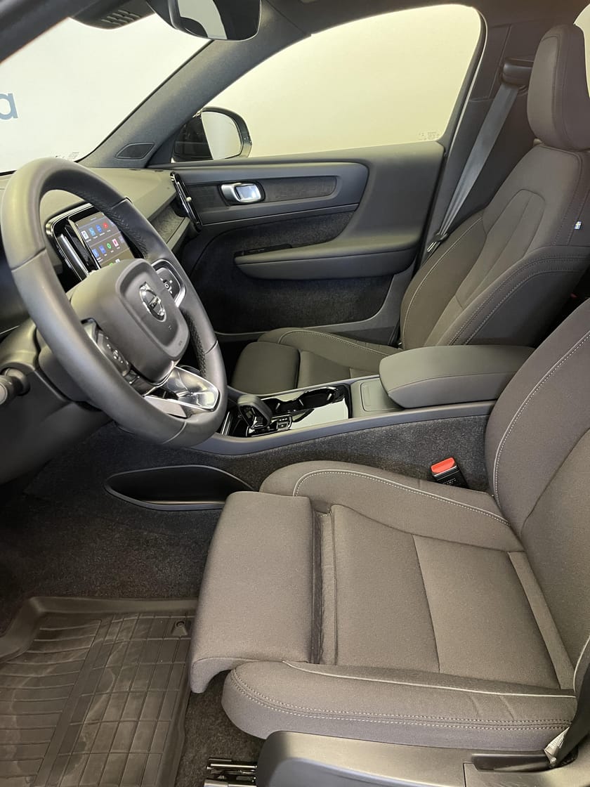 Bild 5 av Volvo XC40 Recharge Single Motor Plus / Navigation / Mörkt tonade rutor / Backkamera /