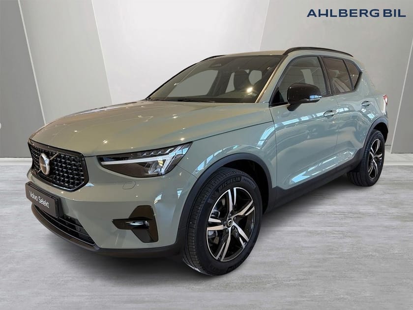 Bild 5 av Volvo XC40 B3 FWD Bensin Plus Dark, Klimatpaket, Förarstödpaket, Parkeringskamera Bak, Baklucka Elmanövrerad, Google Maps