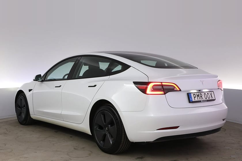 Bild 4 av Tesla Model 3 Standard Range Refresh AP Pano V-hjul