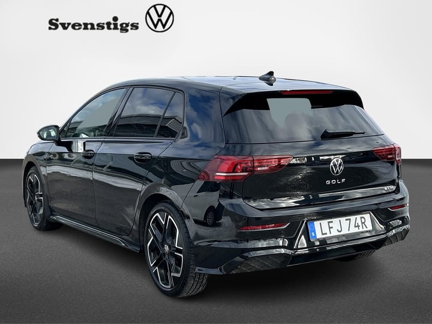 Bild 3 av Volkswagen Golf R-Line Edition 150 hk eTSI Keyless 18 tum