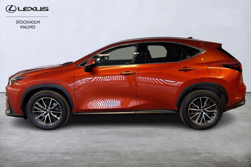Bild 3 av Lexus NX 450h+ Business Plus AWD Backkamera Skinn Värmare
