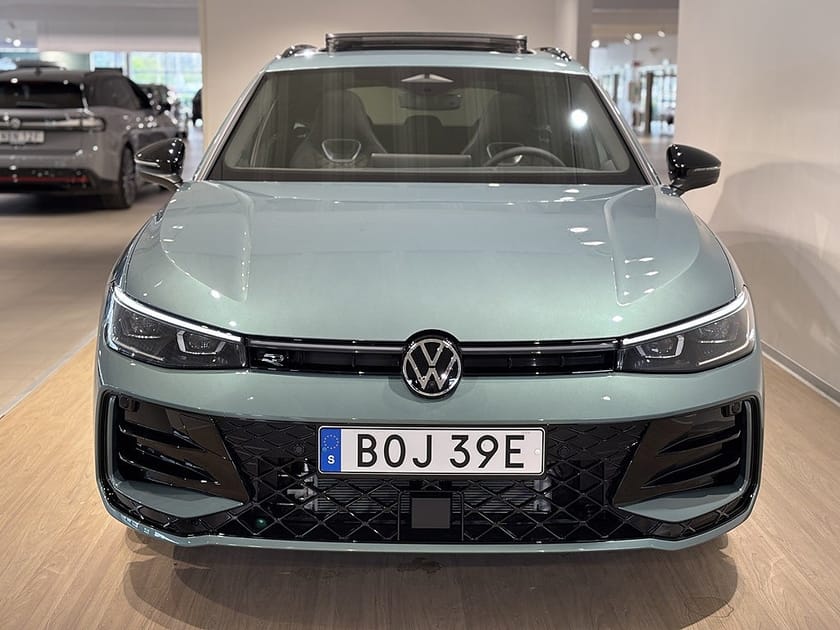 Bild 2 av Volkswagen Passat Variant eHybrid e-Hybrid 272hk DSG6 R-LINE / LAGERBIL