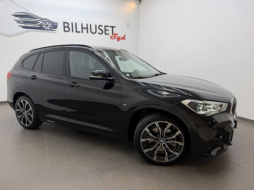 Bild 2 av BMW X1 xDrive25e xDrive 25e 220hk M Sport Navi/Bkamera/HUD/HK/Läder/Krok