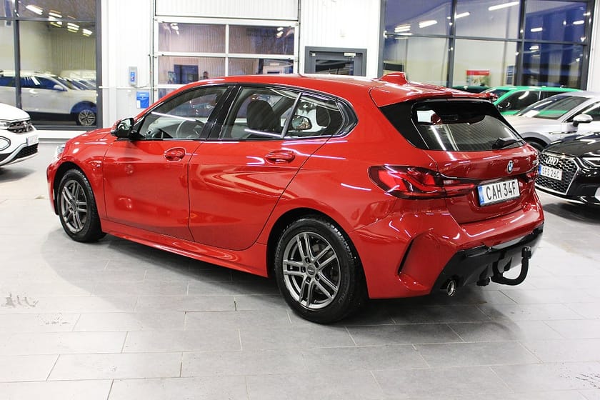 Bild 3 av BMW 118i M-Sport Ambient skinn Drag SoV