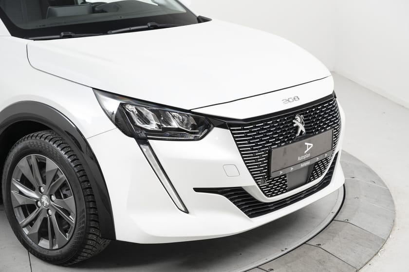 Bilde 2 av Peugeot e-208 Allure 136hk Cruise/Kamera/LED/Carplay