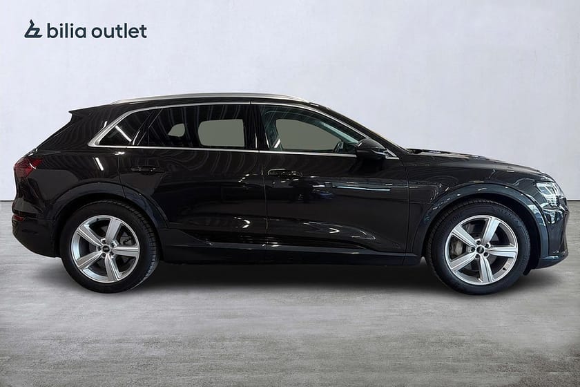 Bild 5 av Audi Q8 55 e-tron quattro Helskinn Backkamera Elstolar Dragkrok
