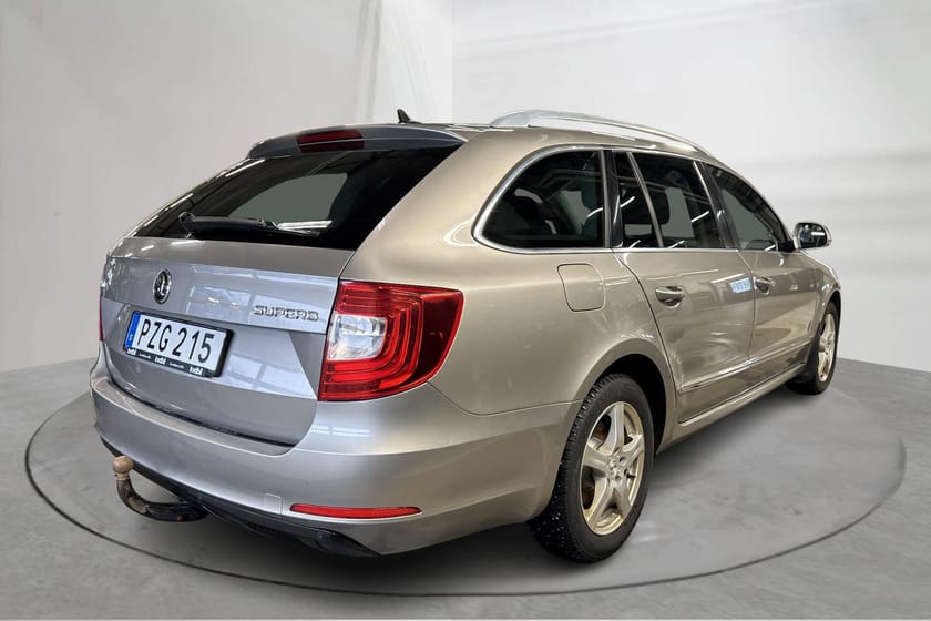 Bild 3 av Škoda Superb Kombi 2.0 TDI (140hk) Värmare Drag