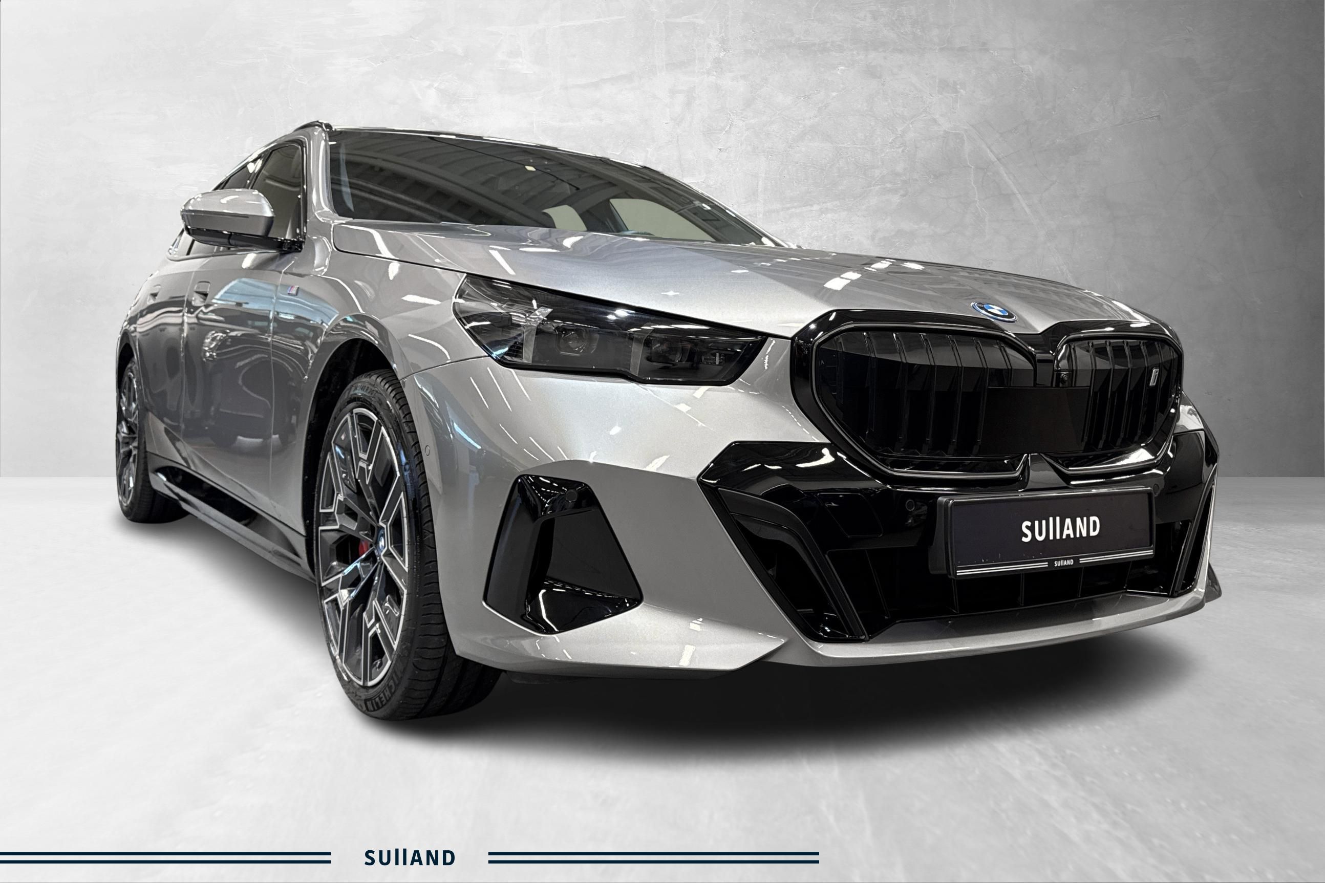 Thumnail bilde 2 av BMW i5 eDrive40 Touring