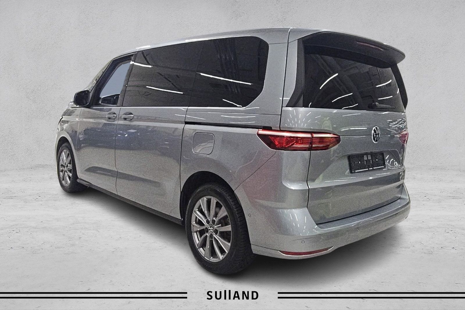 Thumnail bilde 2 av Volkswagen Multivan eHybrid