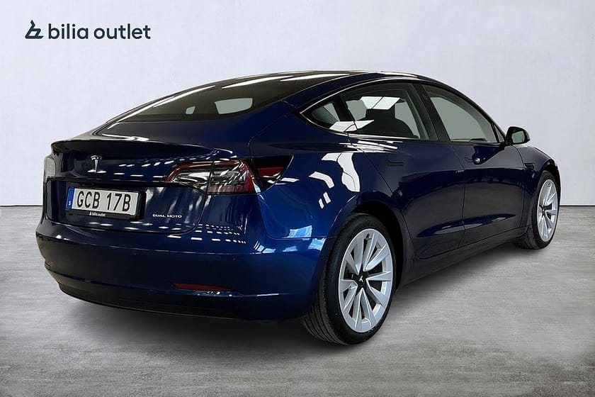 Bild 4 av Tesla Model 3 Long Range AWD Nybesiktigad Panoramaglas 360°kam Skinn