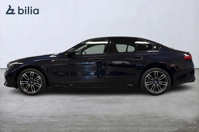 Bild 3 av BMW i5 xDrive40 Sedan xDrive 40 M-sport | H&K | Backkamera | Drag