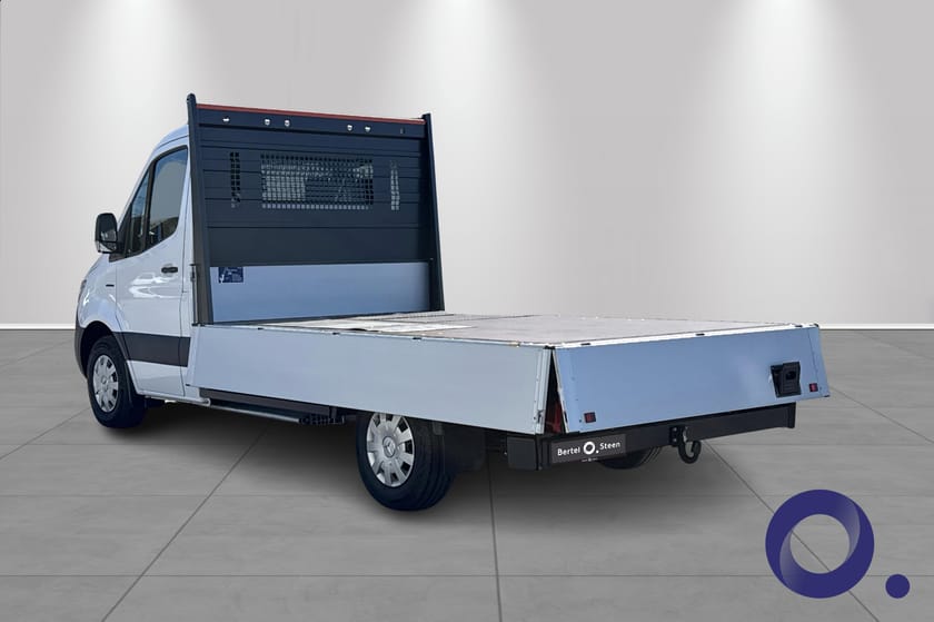 Bilde 2 av Mercedes-Benz eSprinter 320 Chassi 81 kWh Elektrisk planbil
