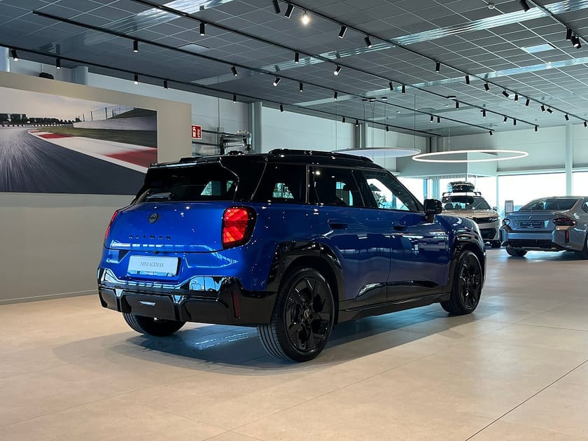 Bild 4 av MINI Aceman E JCW Trim Driving Assistant Head-Up Panorama