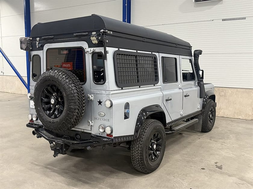 Bild 4 av Land Rover Defender 110 Kombi 2.4 TD4 122 HK 4x4 / Offroad Manufaktur /