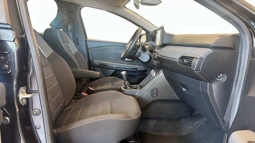 Bild 3 av Dacia Jogger 7-sätes 1.0 TCe (110hk) EXTREME / 7-SITS / BACKKAMERA