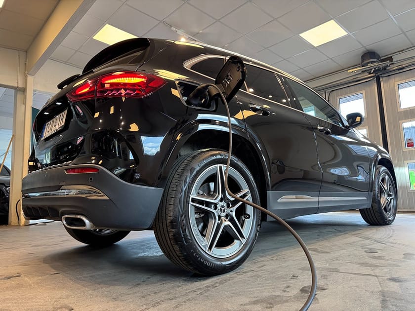 Bild 4 av Mercedes-Benz GLA 250 e 8G-DCT AMG Line Advanced Plus Värmare Ambient