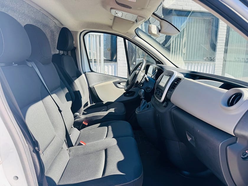 Bild 5 av Renault Trafic Skåpbil 1.6 DCI 145HK SKÅP / DRAG / VÄRMARE / LÅNGA MODELLEN