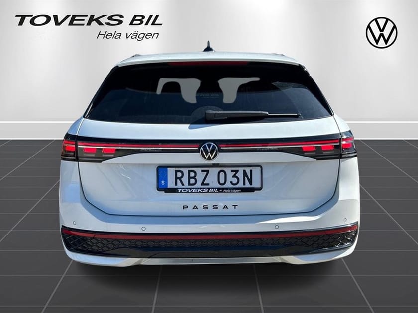 Bild 4 av Volkswagen Passat Variant eHybrid PB   R-LINE 1.5 TSI 272 HK DEMO