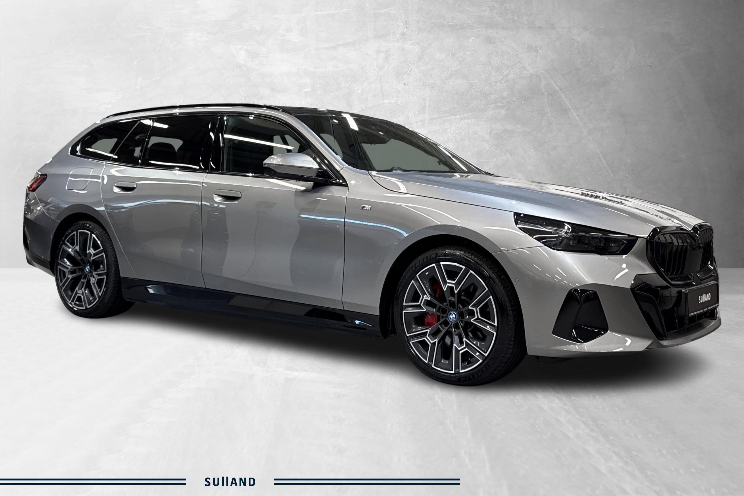 Thumnail bilde 1 av BMW i5 eDrive40 Touring