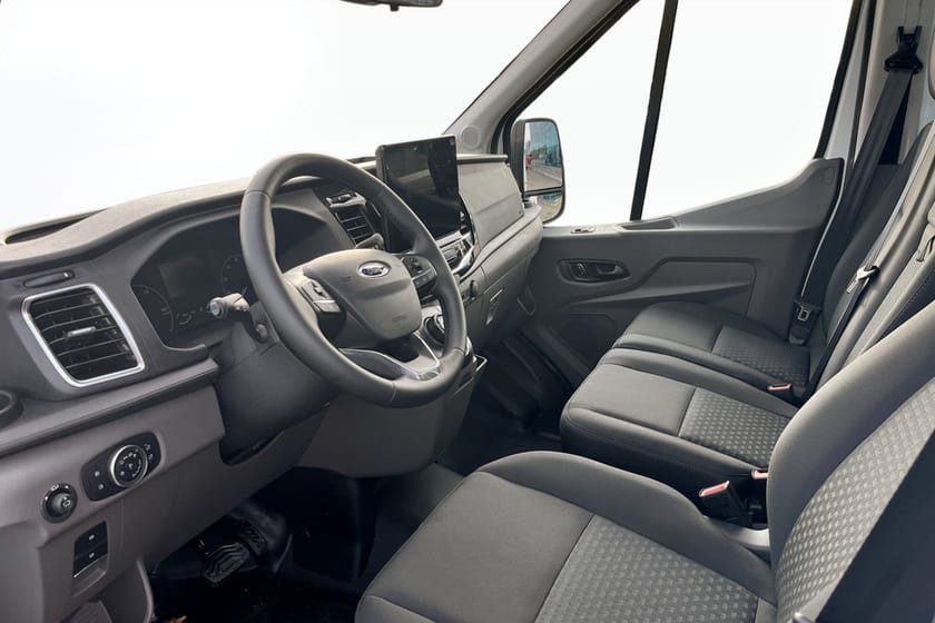 Bild 5 av Ford E-Transit 350 Chassi Cab Enkelhyt Flakbil Trend L4 BEV 184 hk / 135 kW 1AT RWD