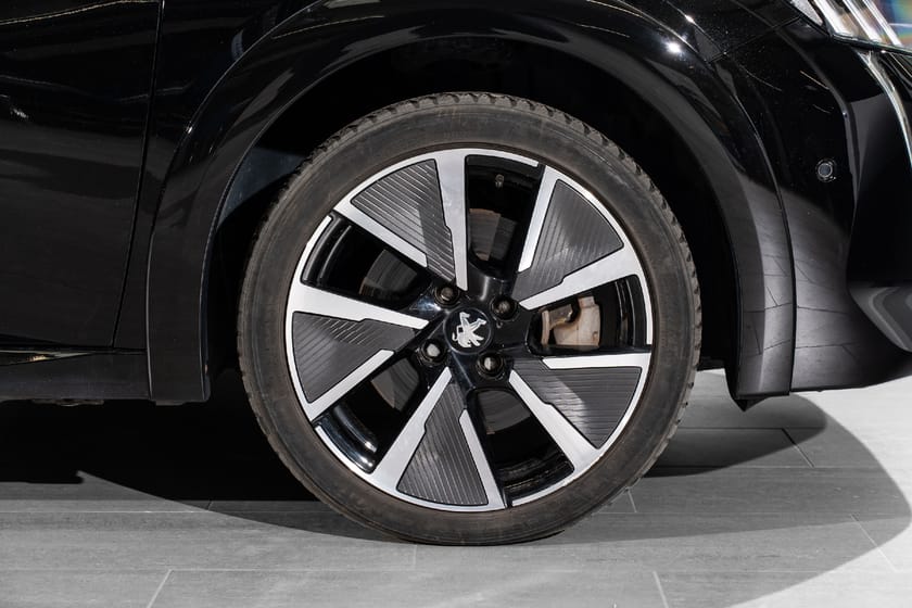 Bilde 5 av Peugeot e-208 E-2008 GT| Glasstak| ACC | LED | Navi