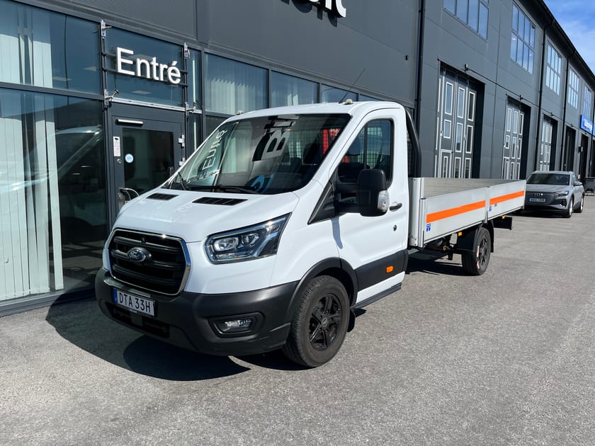 Bild 2 av Ford Transit 350 Chassi Cab Kranbil 2.0 EcoBlue 3-Sits Drag MOMS