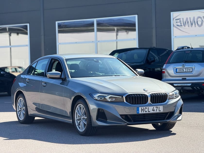 Bild 4 av BMW 330d xDrive Sedan 330 B-Kamera Navi Carplay