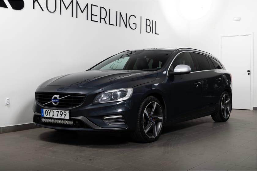 Bild 2 av Volvo V60 D4 AWD Geartronic 190hk R-design Drag/Bkamera/Ledramp