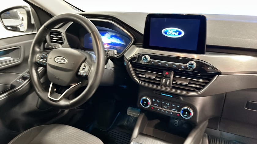 Bild 4 av Ford Kuga Plug-In Hybrid Titanium PHEV 225hk Automat
