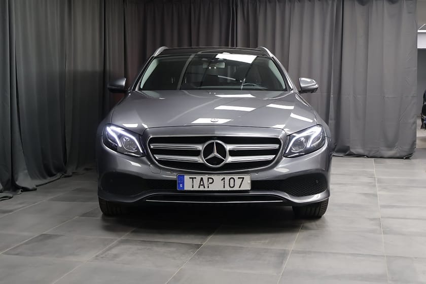 Bild 3 av Mercedes-Benz E 220 T d 4MATIC Avantgarde Värmare Burmester HUD Pano