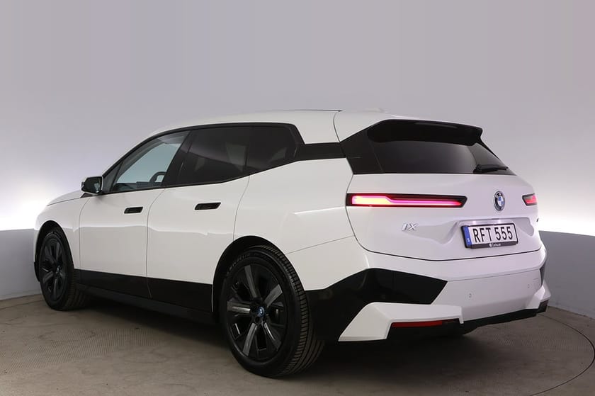 Bild 4 av BMW iX xDrive40 Sport Drag Elstol BLIS 360 DA ParkAssist+