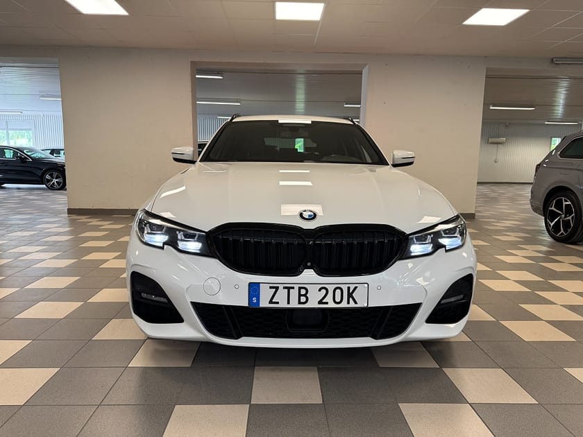 Bild 3 av BMW 320d xDrive Touring M-sport Cockpit Kam 360° Drag Navi