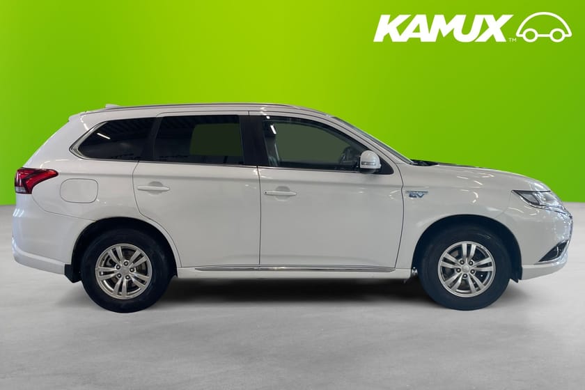 Bild 2 av Mitsubishi Outlander PHEV Drag Kamera Webasto 203hk