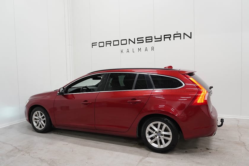 Bild 5 av Volvo V60 D4 190HK Momentum VOC D-värm Navi Drag Nybesiktad