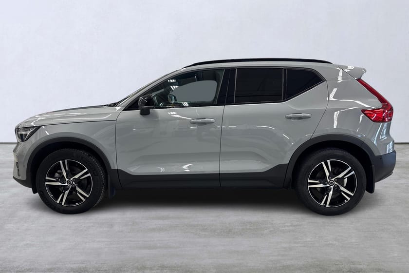 Bild 2 av Volvo XC40 B3 FWD Bensin Plus Dark