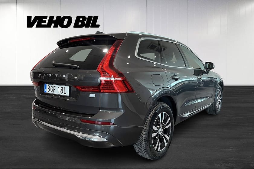 Bild 3 av Volvo XC60 Recharge T6 AWD Core Edition // Panorama