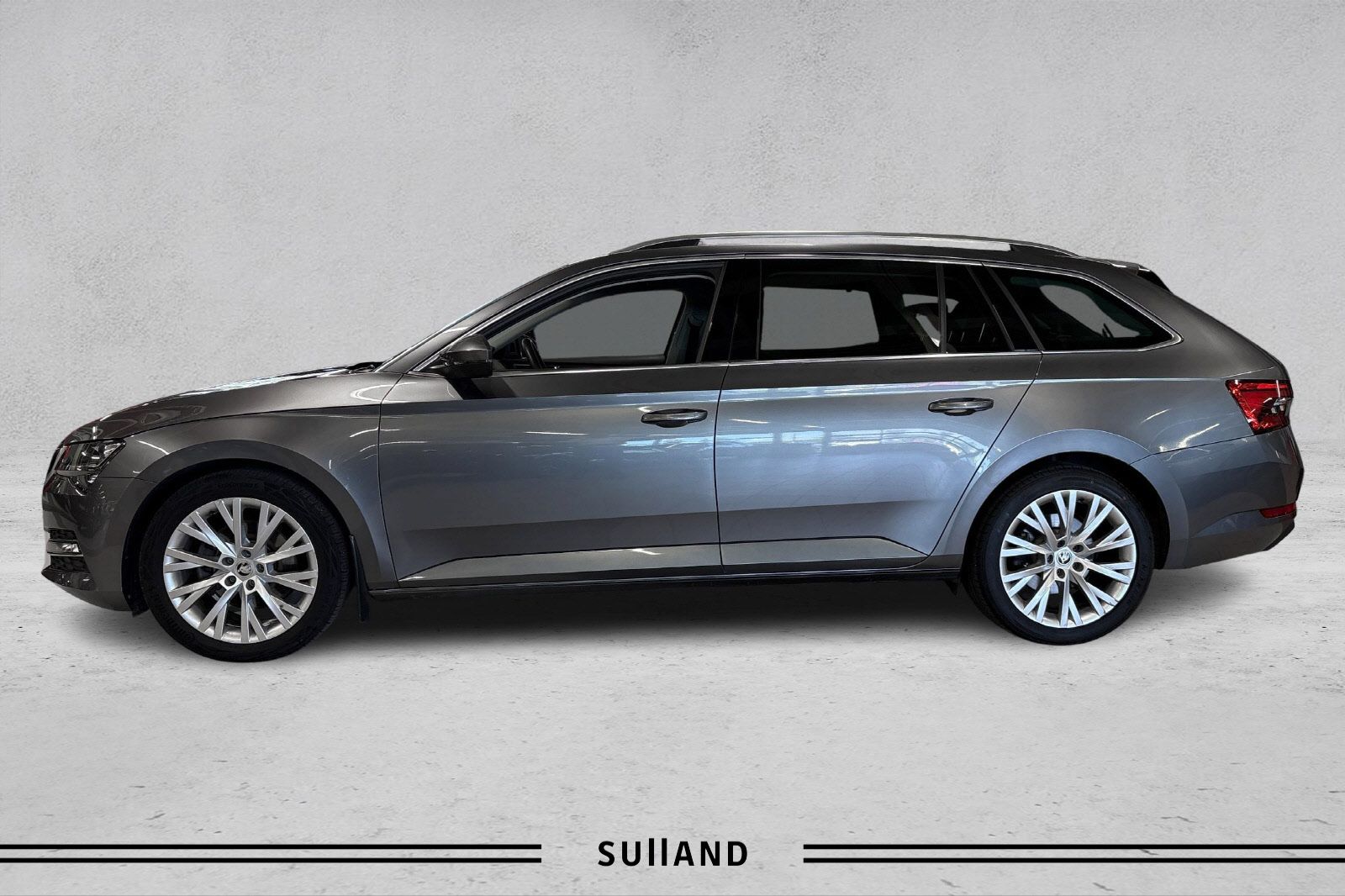 Thumnail bilde 1 av Škoda Superb Stasjonsvogn