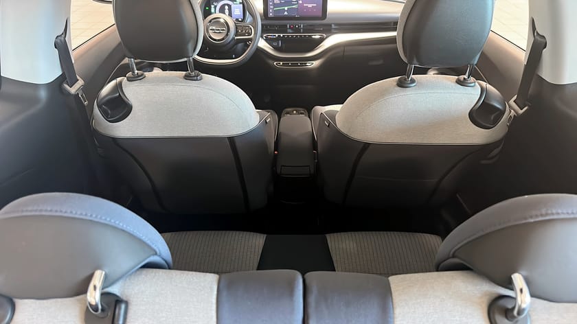 Bild 5 av Fiat 500e HB ICON 320KM / Navi / Carplay / Årsskatt 360kr