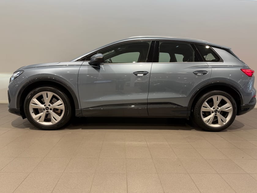 Bild 3 av Audi Q4 45 e-tron quattro 195Kw ProLine / Dragkrok / Minnesstol / Backkamera / 10 000 tillbehör /